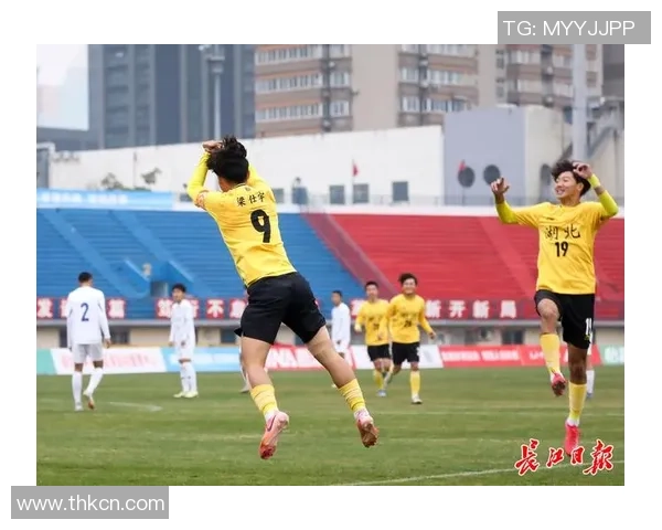 中国U16足球队迎战捷克队力争在国际赛场上取得佳绩