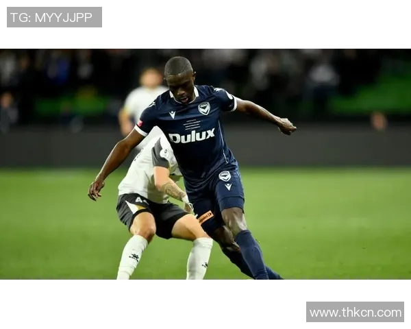 墨尔本港鲨鱼与墨尔本胜利的激烈对决即将上演球迷期待的精彩时刻 墨尔本港鲨鱼与墨尔本胜利的激烈对决即将上演球迷期待的精彩时刻